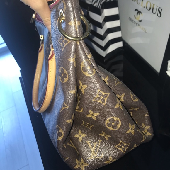 Louis Vuitton Pallas Bag - Picture 5 of 8